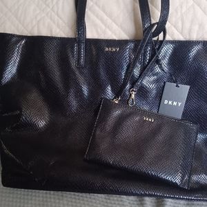 SOLD‼️😀👜DKNY Tote Bag!❤️